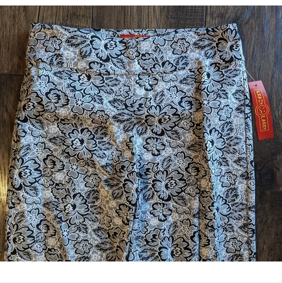 Krazy Larry Black White Gray Floral Skinny Pants Pull-On Stretch P507 NWT Size 2 - Picture 2 of 15